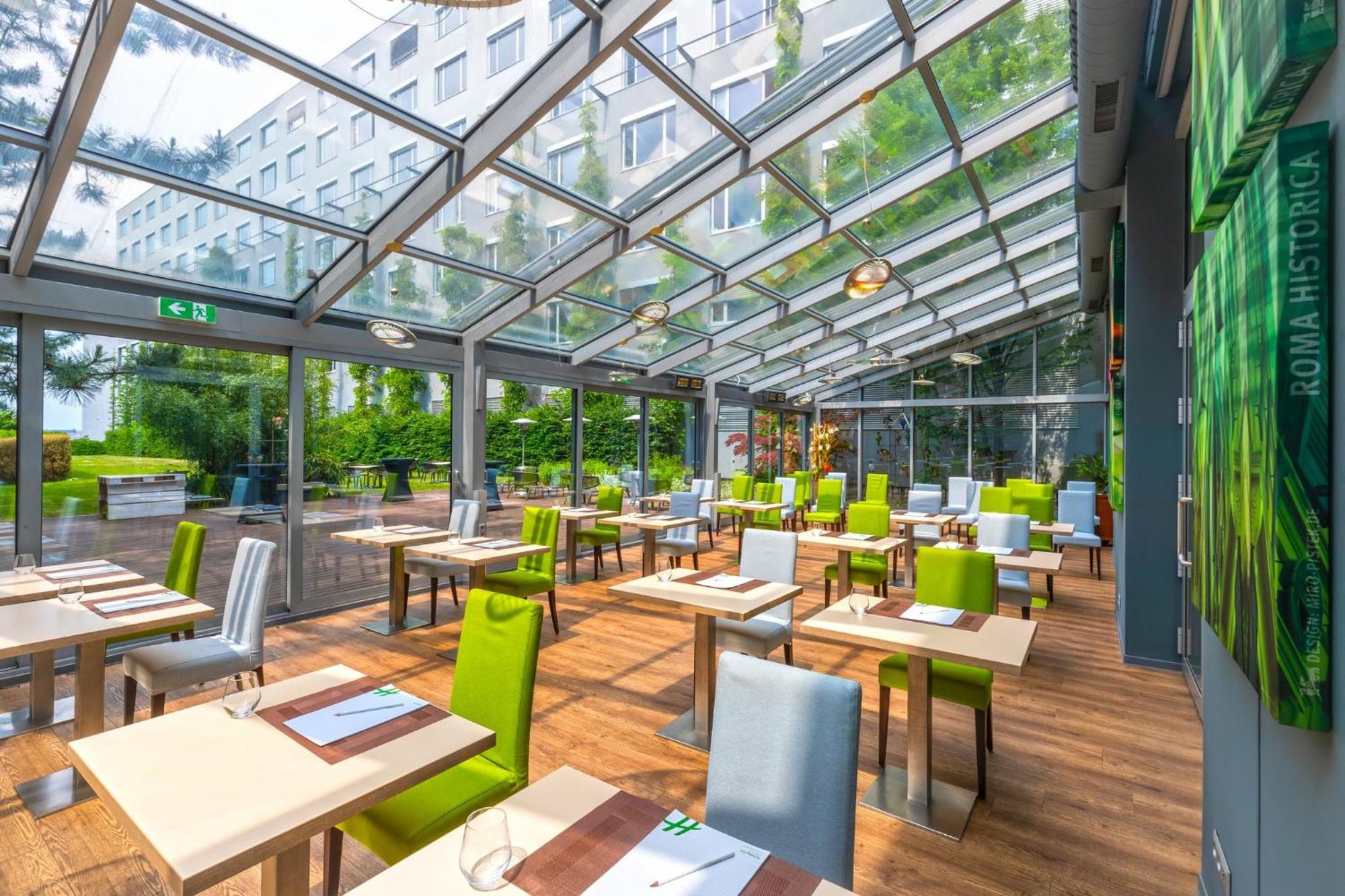 Holiday Inn Prague, An Ihg Hotel Εξωτερικό φωτογραφία